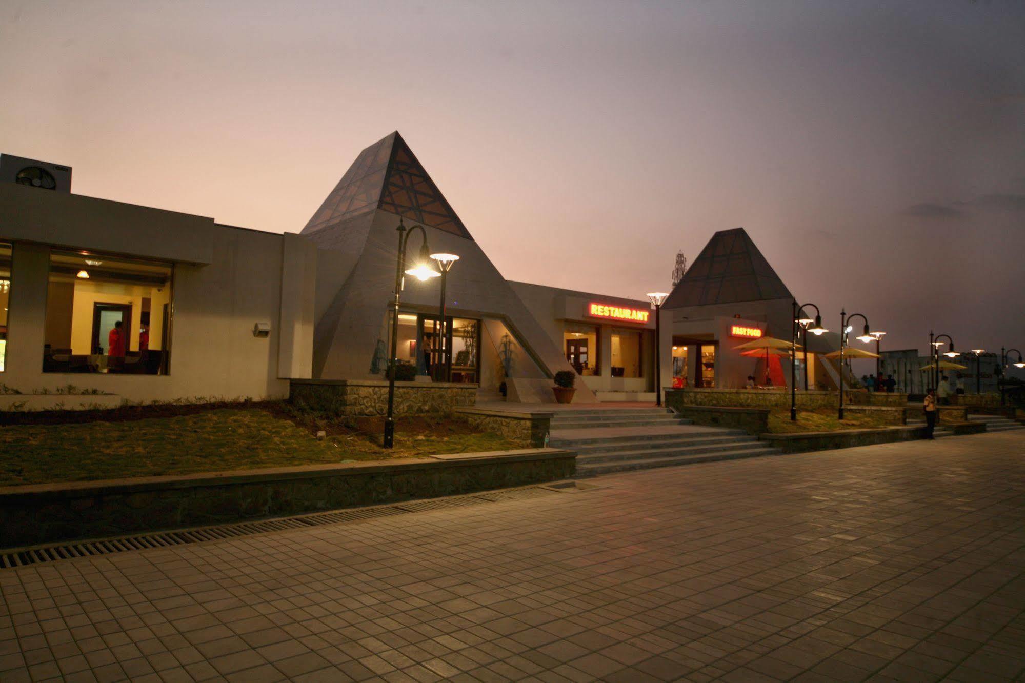 Sentosa Resorts Chinchvad Exterior photo